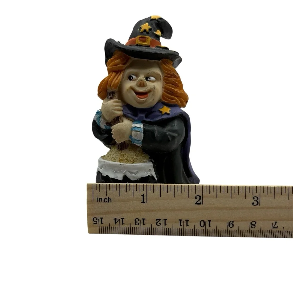 VTG‎ Witch W/ Cauldron Figurine Halloween Decor Tiny Mystical Wicca Pagan READ